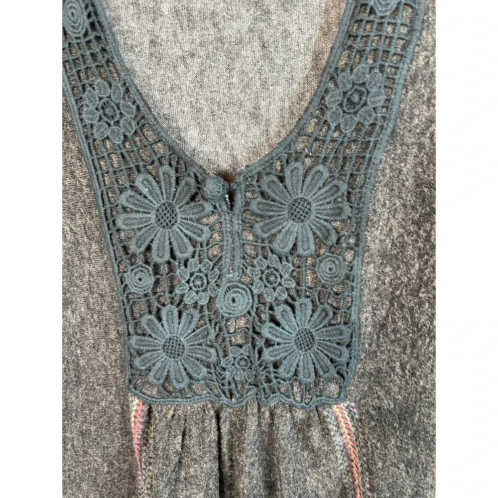 Aryeh Boho Sweater Dress Charcoal Floral Butterfly Embroidered Crochet Lace Sz L - Picture 3 of 12